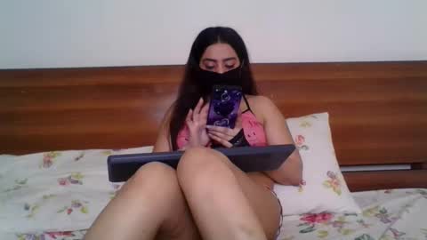 Snapshot of missmask24 chatting on September 8, 2:16 pm Missmask24 online show from September 8, 2:16 pm