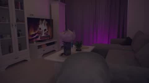 LUXXANDRA online show from March 11, 9:02 am