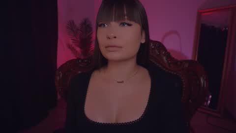 LUXXANDRA online show from February 25, 5:19 am