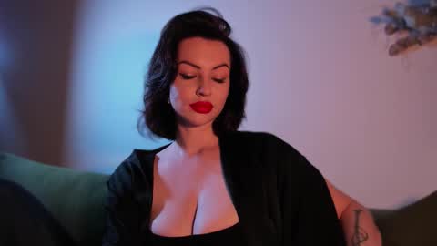   online show from October 24, 10:55 am