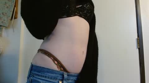 Snapshot of missmoonmagic13 chatting on December 27, 2:04 am Maxxx online show from December 27, 2:04 am