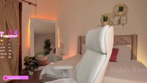 Snapshot of missnataly_ chatting on February 24, 11:52 am Nataly Rivas online show from February 24, 11:52 am