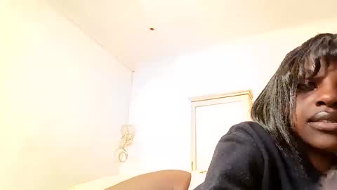 missnoirex online show from March 11, 7:23 am