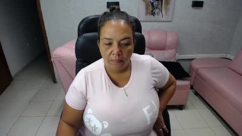 Snapshot of misspenelopenipples chatting on March 7, 11:40 am Penelope online show from March 7, 11:40 am