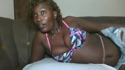 pretty gal online show from June 19, 9:07 pm