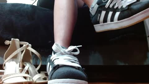 TELL ME MISS online show from April 1, 8:06 pm