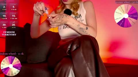 Misss Lola Angel online show from May 25, 6:07 pm