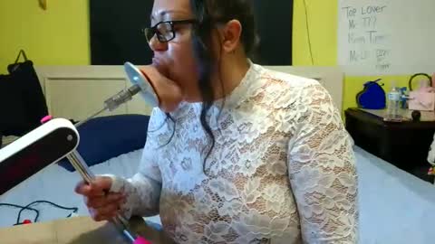 Misssuckalot 3 online show from April 13, 6:09 pm