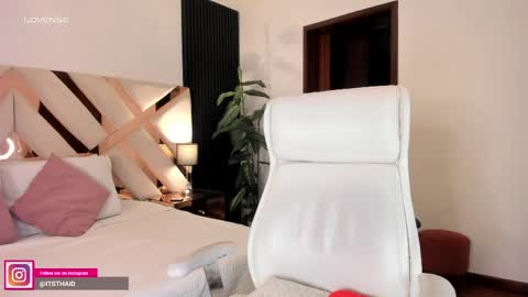 Fernanda Davila online show from April 13, 11:16 pm