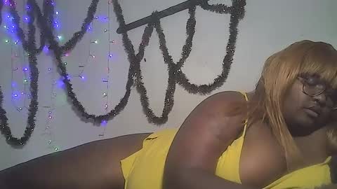 Snapshot of misstrezzkristina chatting on December 18, 1:15 am Misstrezzkristina online show from December 18, 1:15 am