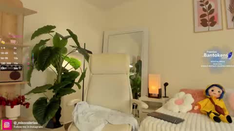 Snapshot of missvaleriaa chatting on October 13, 1:36 pm Valeria Davila online show from October 13, 1:36 pm