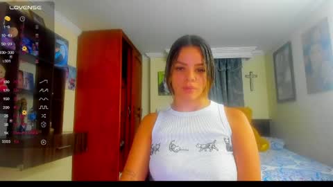 missvalery1 online show from May 14, 11:21 pm