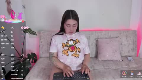 Pau OFmissweetpeach online show from June 18, 2:24 am