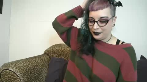 Snapshot of missy_dee chatting on January 7, 7:52 am Missy Dee online show from January 7, 7:52 am
