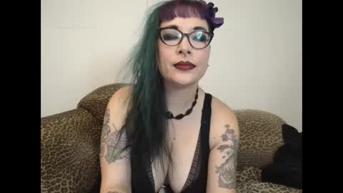 Snapshot of missy_dee chatting on January 28, 6:05 am Missy Dee online show from January 28, 6:05 am