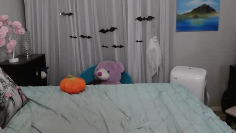 Snapshot of missyinpinkk chatting on October 10, 2:05 am Missy online show from October 10, 2:05 am