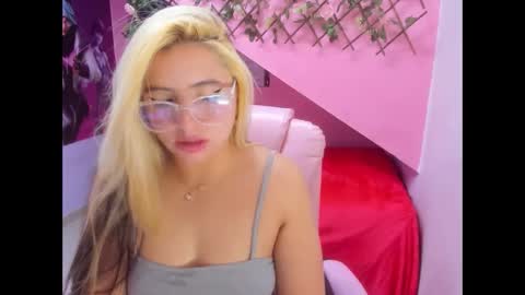 missylove303av online show from October 15, 6:10 pm