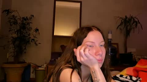 Snapshot of misszlataa chatting on October 17, 5:05 pm Zlata online show from October 17, 5:05 pm