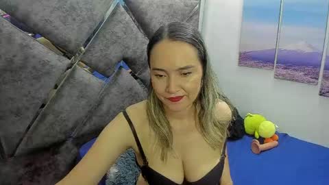 melisa online show from May 21, 3:59 am