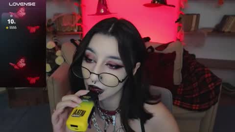 Marcelline online show from October 17, 9:45 am