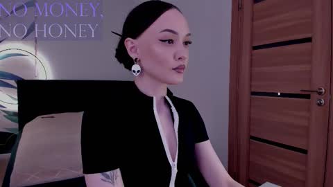 Mistress Mia online show from November 21, 3:41 am