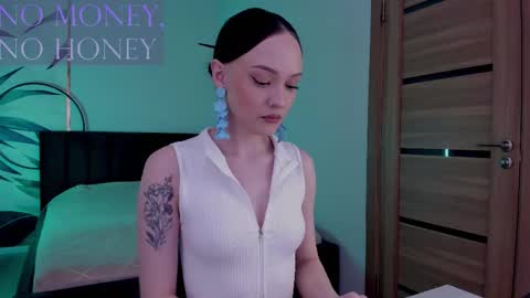 Mistress Mia online show from October 28, 11:42 pm