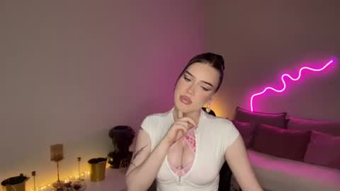 Mia online show from June 28, 3:29 pm