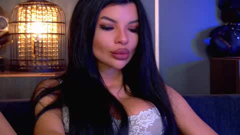 Elenia online show from December 16, 11:38 am