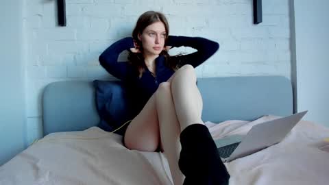 Snapshot of mistresselizy chatting on December 18, 10:51 am mistresselizy online show from December 18, 10:51 am