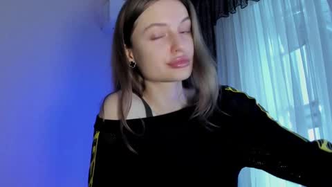 Snapshot of mistresselizy chatting on February 17, 1:11 pm mistresselizy online show from February 17, 1:11 pm