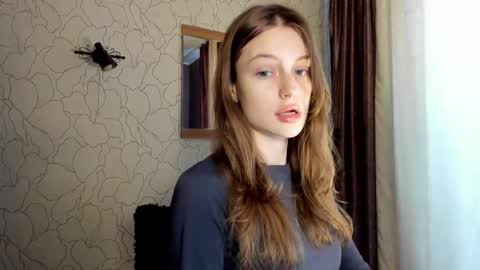 Snapshot of mistresselizy chatting on March 1, 10:45 am mistresselizy online show from March 1, 10:45 am