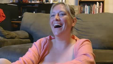 Misty Mountains online show from June 15, 3:07 am