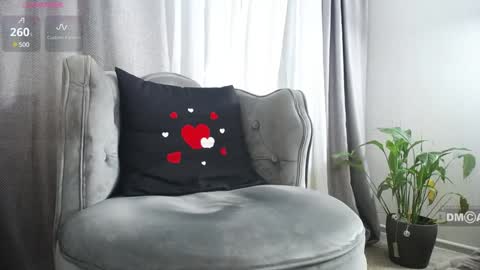 Snapshot of miu__miu chatting on December 27, 2:44 pm miu__miu online show from December 27, 2:44 pm