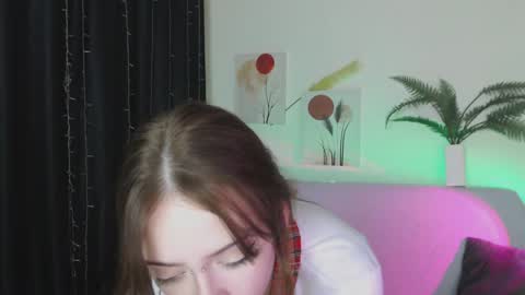 Snapshot of miuri_miy chatting on February 6, 4:36 pm Yuka online show from February 6, 4:36 pm