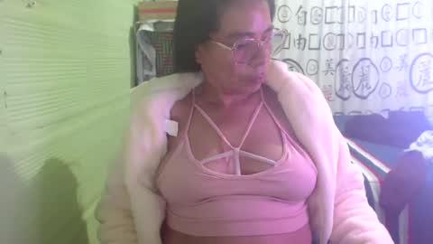 Snapshot of mmaturemessy chatting on September 22, 8:51 pm kelly online show from September 22, 8:51 pm