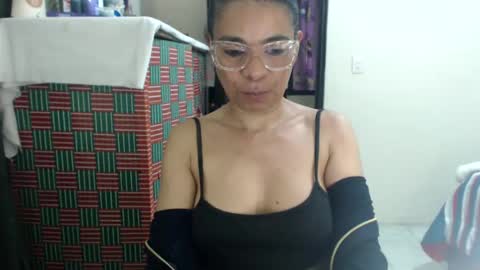 Snapshot of mmaturemessy chatting on February 28, 11:23 pm kelly online show from February 28, 11:23 pm