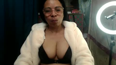 Snapshot of mmaturemessy chatting on October 16, 4:26 am kelly online show from October 16, 4:26 am