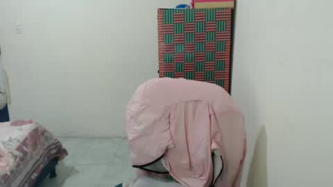Snapshot of mmaturemessy chatting on December 28, 12:26 am kelly online show from December 28, 12:26 am