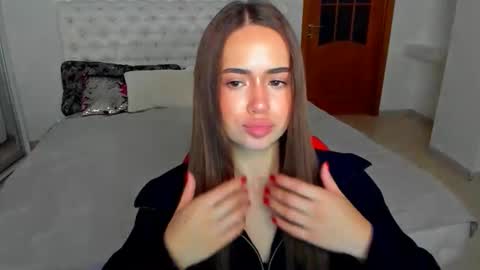 Snapshot of mmm_bananaa_ chatting on October 13, 7:55 am Beata online show from October 13, 7:55 am