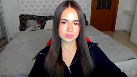 Snapshot of mmm_bananaa_ chatting on October 17, 5:27 pm Beata online show from October 17, 5:27 pm