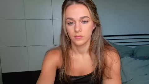 Snapshot of mmminnie chatting on October 7, 1:37 pm mmminnie online show from October 7, 1:37 pm