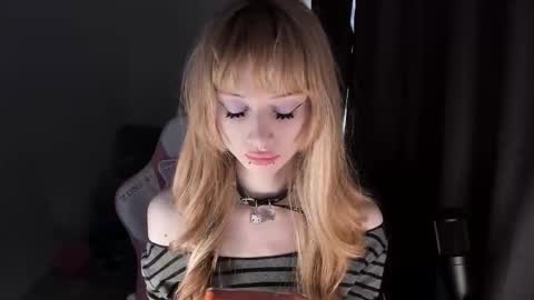 mnepohhh online show from March 18, 11:48 am