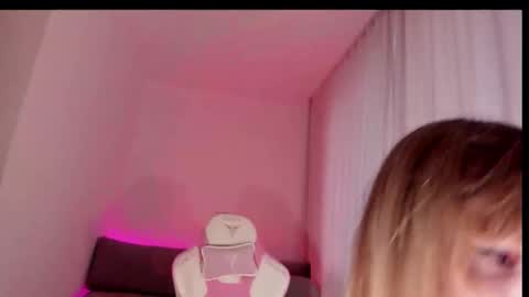 mnepohhh online show from November 18, 11:33 am