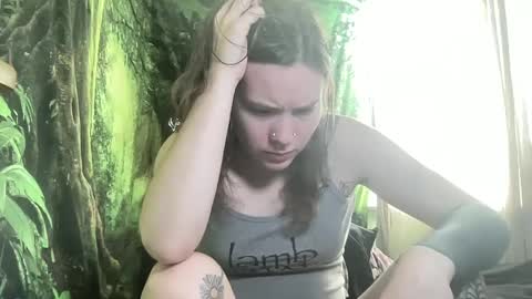Snapshot of mo0n_goddess chatting on February 19, 11:04 pm Misty online show from February 19, 11:04 pm
