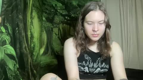 Snapshot of mo0n_goddess chatting on January 16, 2:19 am Misty online show from January 16, 2:19 am