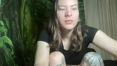 Snapshot of mo0n_goddess chatting on January 14, 1:58 am Misty online show from January 14, 1:58 am