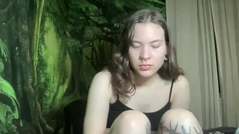 Snapshot of mo0n_goddess chatting on December 18, 1:26 am Misty online show from December 18, 1:26 am