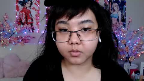 Molly online show from March 31, 8:58 am