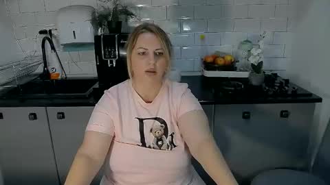 erika online show from October 8, 9:13 am