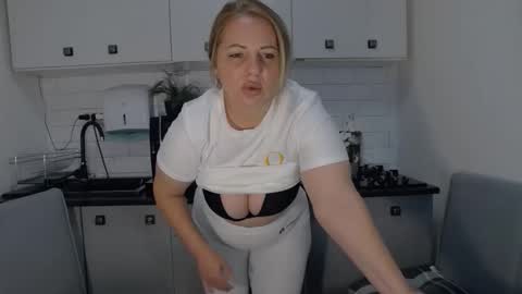 erika online show from September 20, 8:23 am